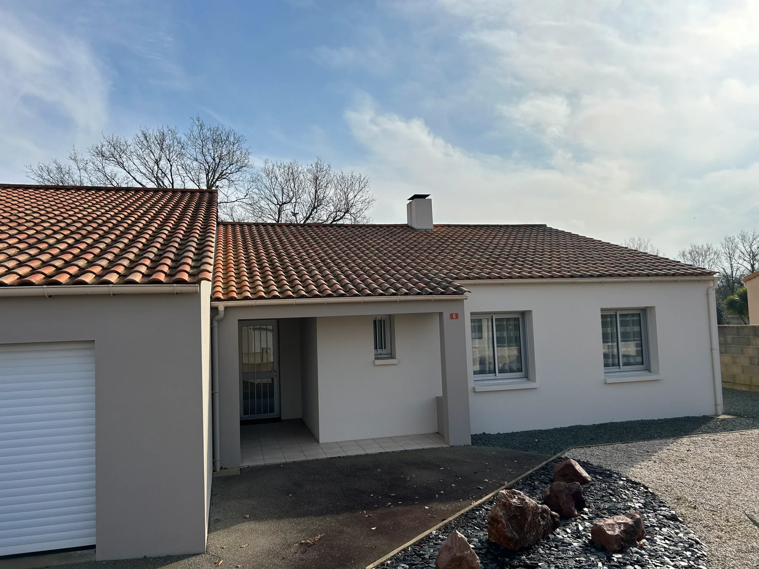 toiture avant nettoyage ASTUR RAMONAGE à Venansault