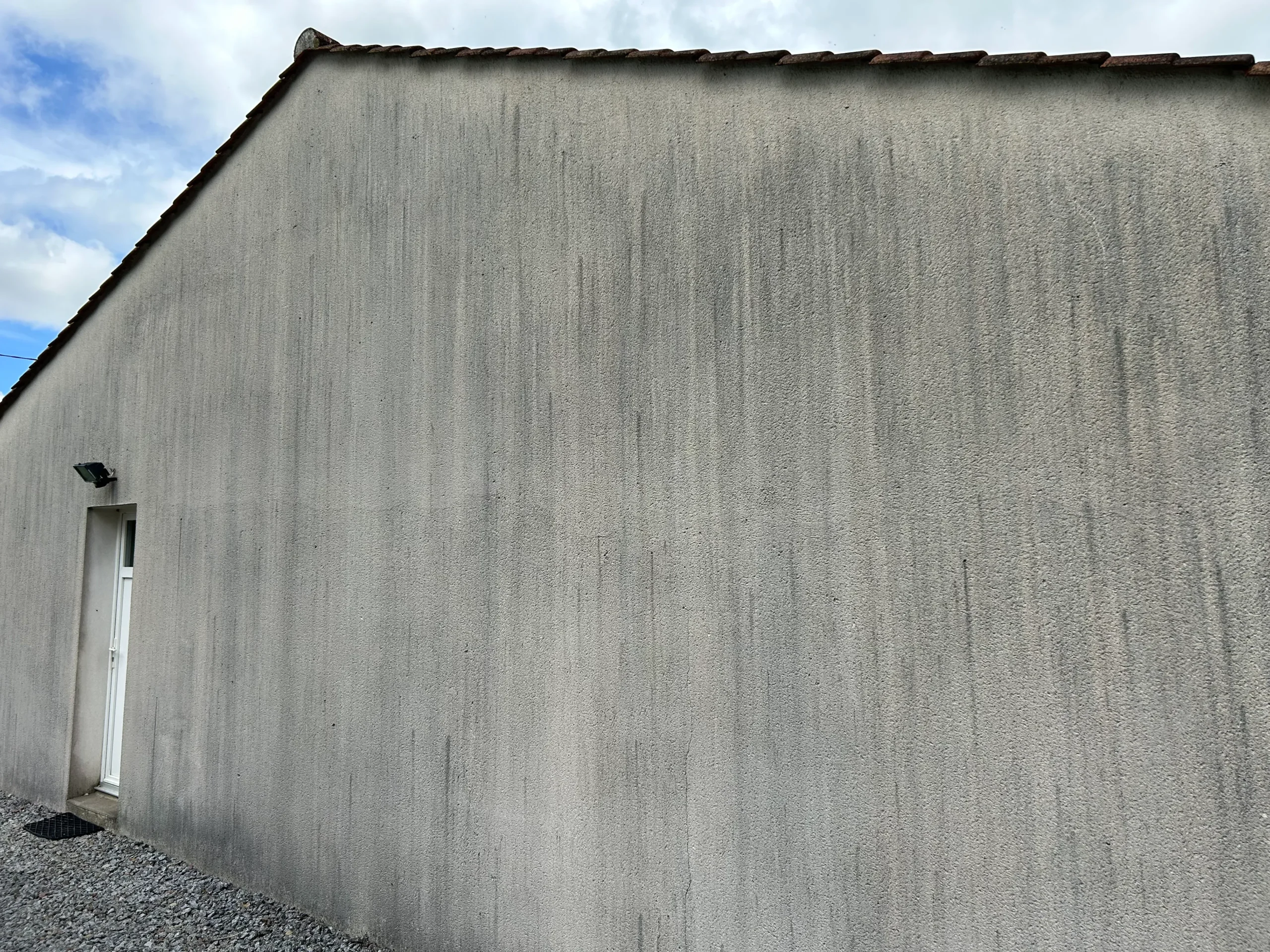 Façade de maison avant intervention ASTUR RAMONAGE.